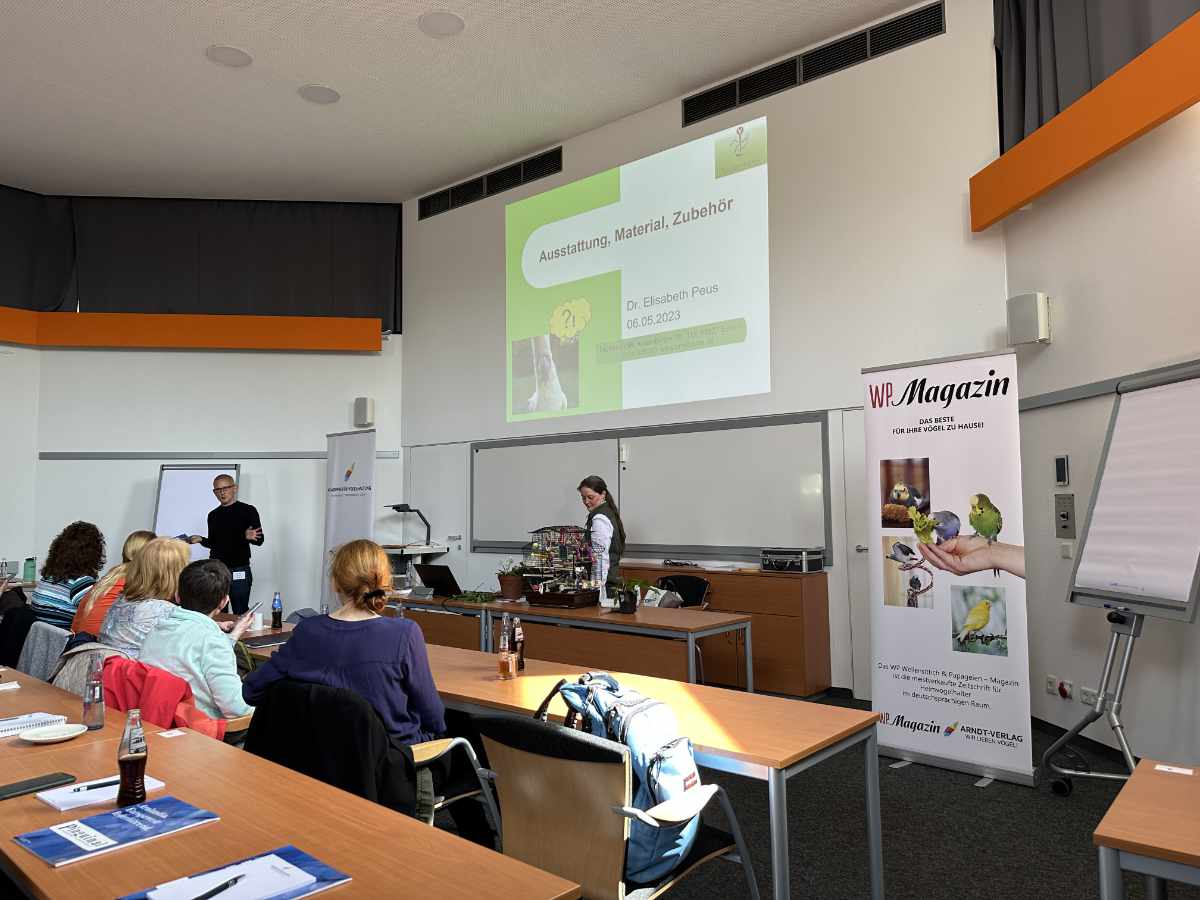 Dr. Elisabeth Peus: Ausstattung, Materialien & Zubehör in der Vogelhaltung Dr. Elisabeth Peus: Ausstattung, Materialien & Zubehör in der Vogelhaltung